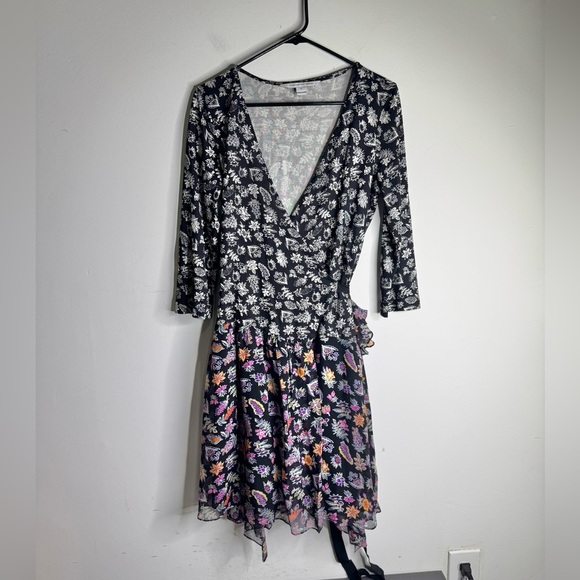 Diane von Furstenberg Irina Silk Dress Wrap Dark Floral Dainty V-Neck Printed - Picture 1 of 10